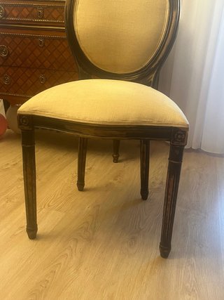 Silla Clásica Beige y Marrón de oficios de ayer