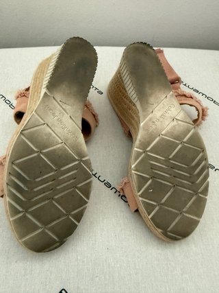 Sandalias cuña beige y rosa