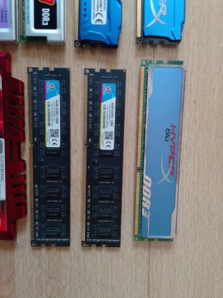 Lote entero de Memorias RAM DDR3 y placa PC