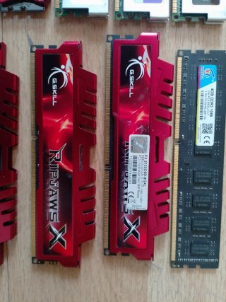 Lote entero de Memorias RAM DDR3 y placa PC