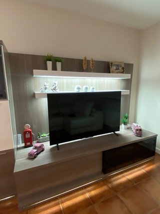 Mueble de salón moderno con luz integrada