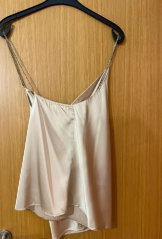 Blusa Beige con Tirantes de Cadena