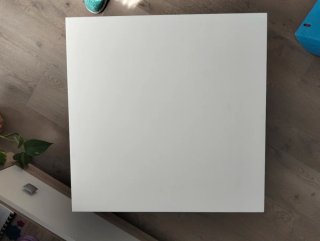 Mesa auxiliar blanca