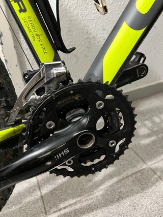 Bicicleta CUBE montaña