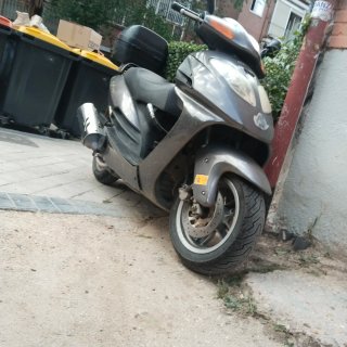 Scooter Moto Negra y Gris
