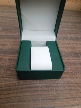 Elegante caja organizadora para relojes y joyas