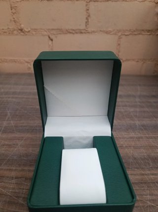 Elegante caja organizadora para relojes y joyas