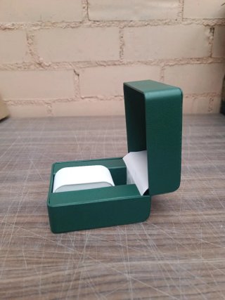 Elegante caja organizadora para relojes y joyas