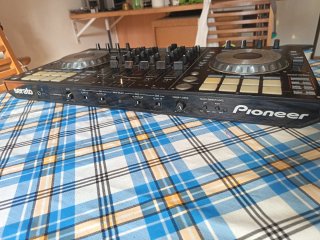 Controladora DJ Pioneer DDJ-SX Negra