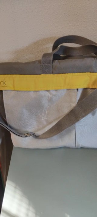 Macuto Calvin Klein gris y amarillo