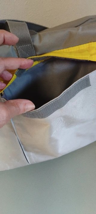 Macuto Calvin Klein gris y amarillo