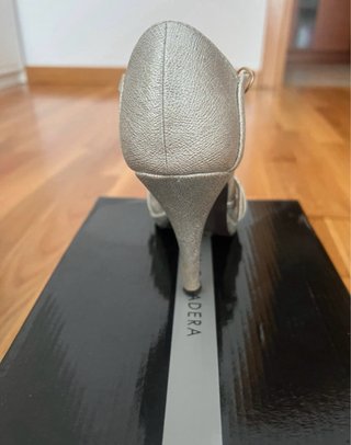 Zapatos Cruz Pradera plateados tacón aguja