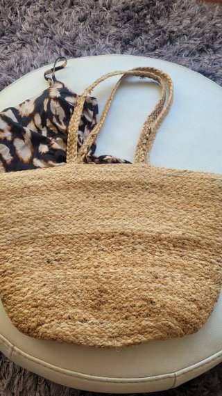 Capazo Zara Piscina/Shopping Nuevo mide 47x33 cm