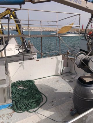 Barco de cerco en buen estado