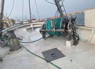 Barco de cerco en buen estado