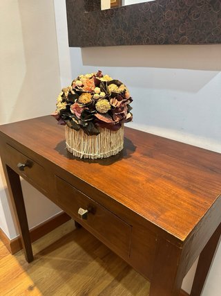 Mueble recibidor estilo colonial+espejo