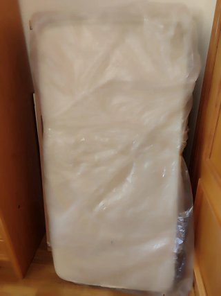 Cuna blanca de madera