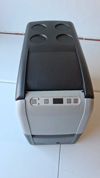 Nevera Waeco Dometic CDF-26.