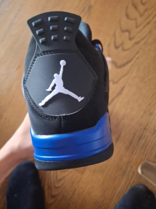 Jordan 4 nere e blu
