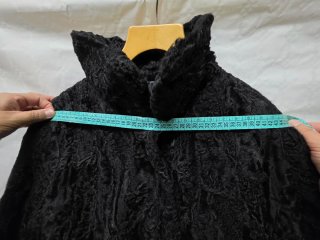 Abrigo de astracán negro