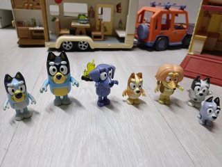 Bluey Casa, Coche y Caravana.