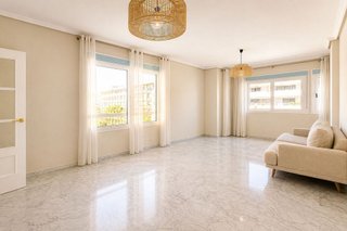 Piso en venta en Huerta del Pilar en Sevilla