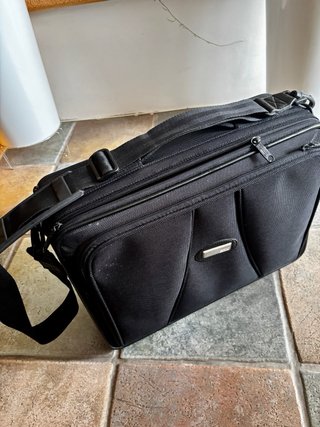 Maletín de viaje negro