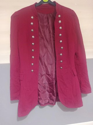 Chaqueta estilo militar roja