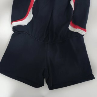 Conjunto deportivo tenis negro y rojo