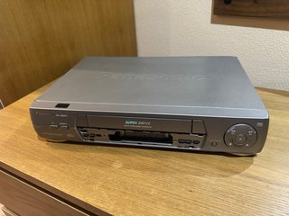 Reproductor VHS Panasonic NV-HD647