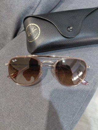 Gafas de sol Ray-Ban originales marrones y doradas