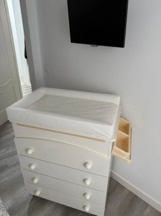 Cómoda cambiador madera y plástico