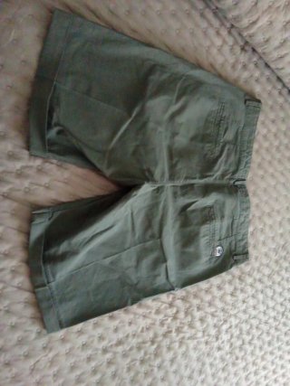 4 Pantalones Cortos Blancos (2 Deportivos, 2 Casua
