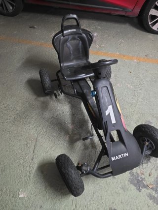 Coche de pedales Martin