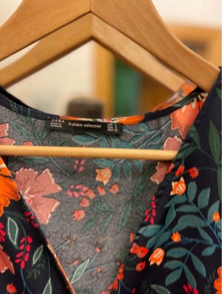 Vestido midi floral Zara Talla XS