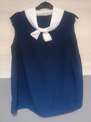 Blusa Rooa azul y blanca