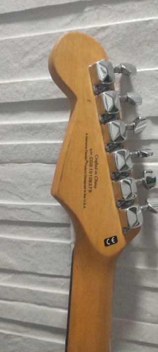 Guitarra Eléctrica Squier Fender