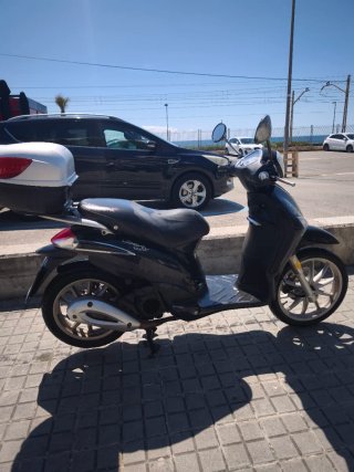 Piaggio Liberty 125 Negra