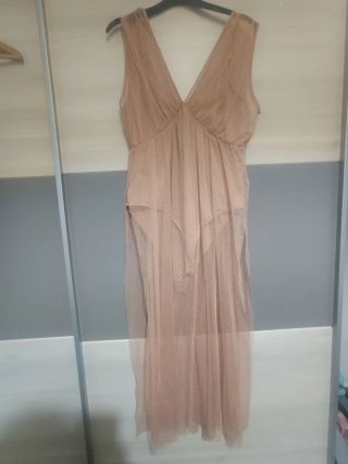 Body Vestido largo beige con lunares