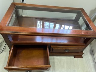Muebles salón, clasico y madera de roble