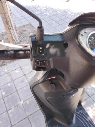 Moto Scooter 50cc Negra/Gris Automática