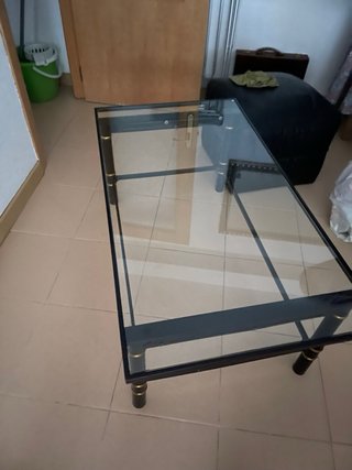 Mesa cristal negra patas bambú también se eleva de