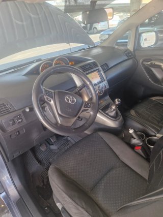 Toyota Verso 2010