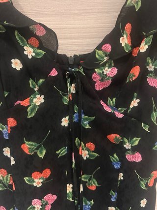 Vestido negro estampado floral