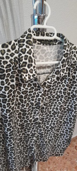 Camisa Boteli Leopardo Verde y Negro Talla M