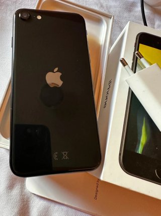 iPhone SE 2da Gen 64GB Negro - Batería 99%