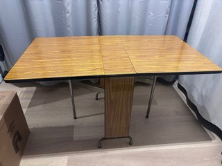 Mesa plegable madera y metal vintage