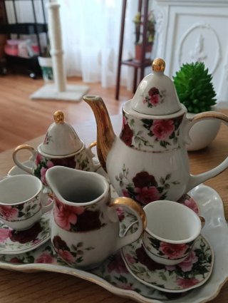 Juego de té miniatura floral