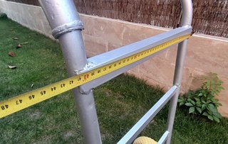 Carretilla de mano metálica