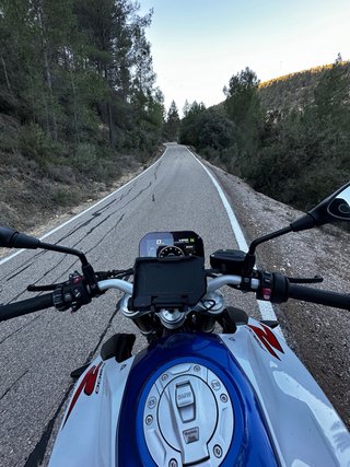BMW F900R Azul y Blanca
